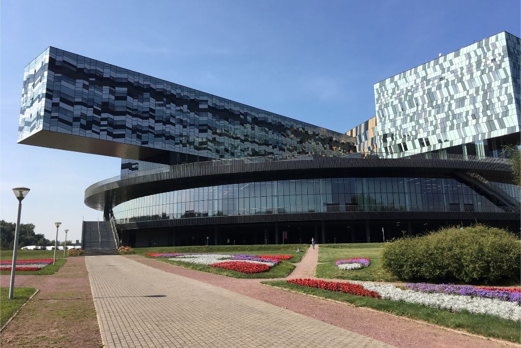 skolkovo-3693140_1920.jpg
